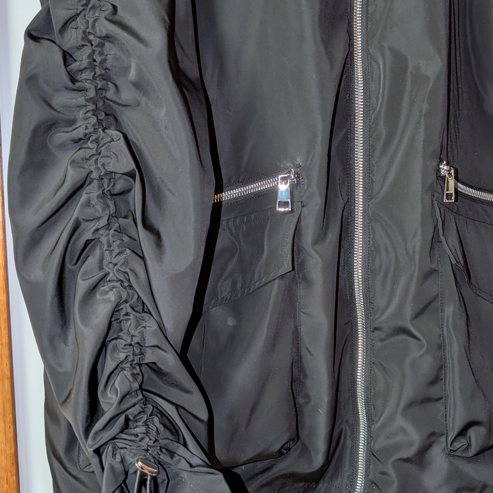 Renuar Black Ruched-Sleeve Zip Jacket - Picture 2 of 6